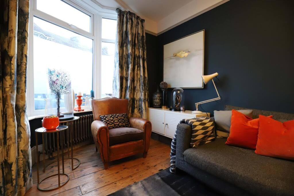 Stylish Townhouse 15 Mins To Laines & Seafront Villa Brighton ภายนอก รูปภาพ